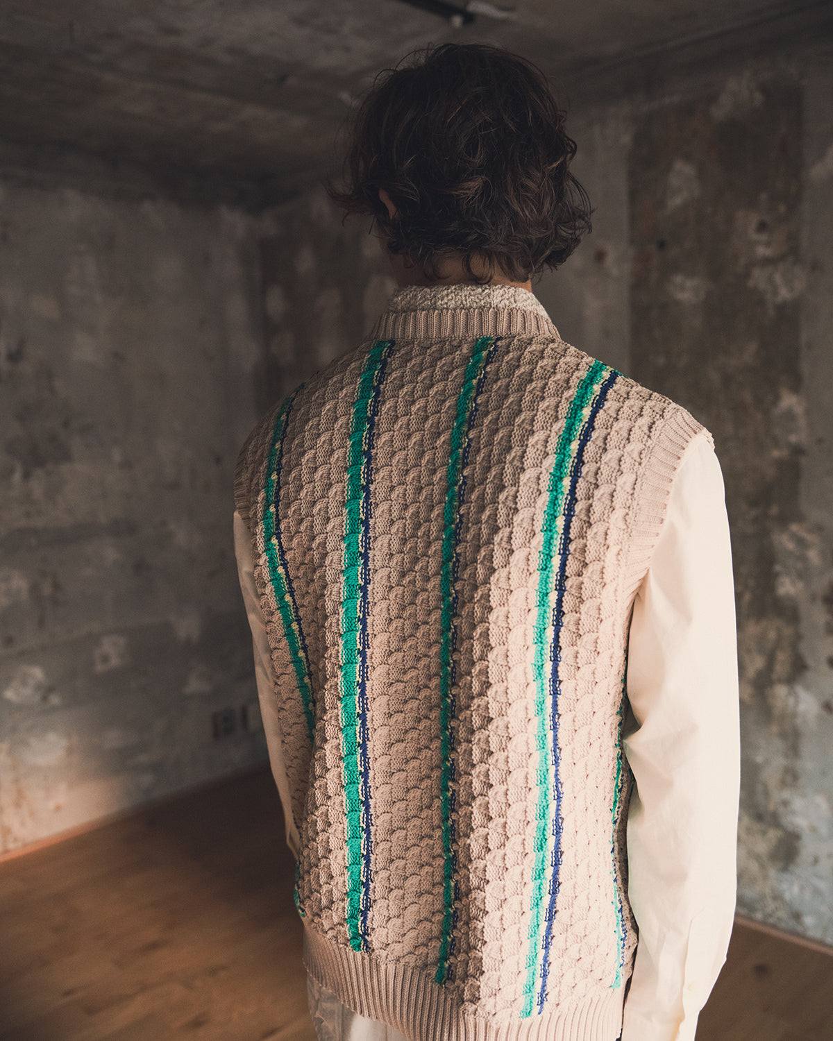 LOW GAUGE KNIT STRIPE VEST - BEIGE